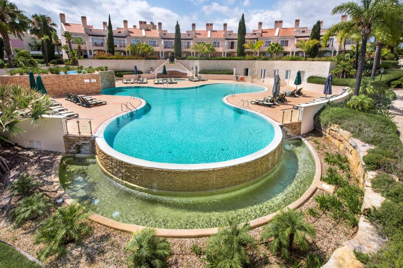 Luxury Apartment With Communal Pool And Terrace Quarteira Exterior photo